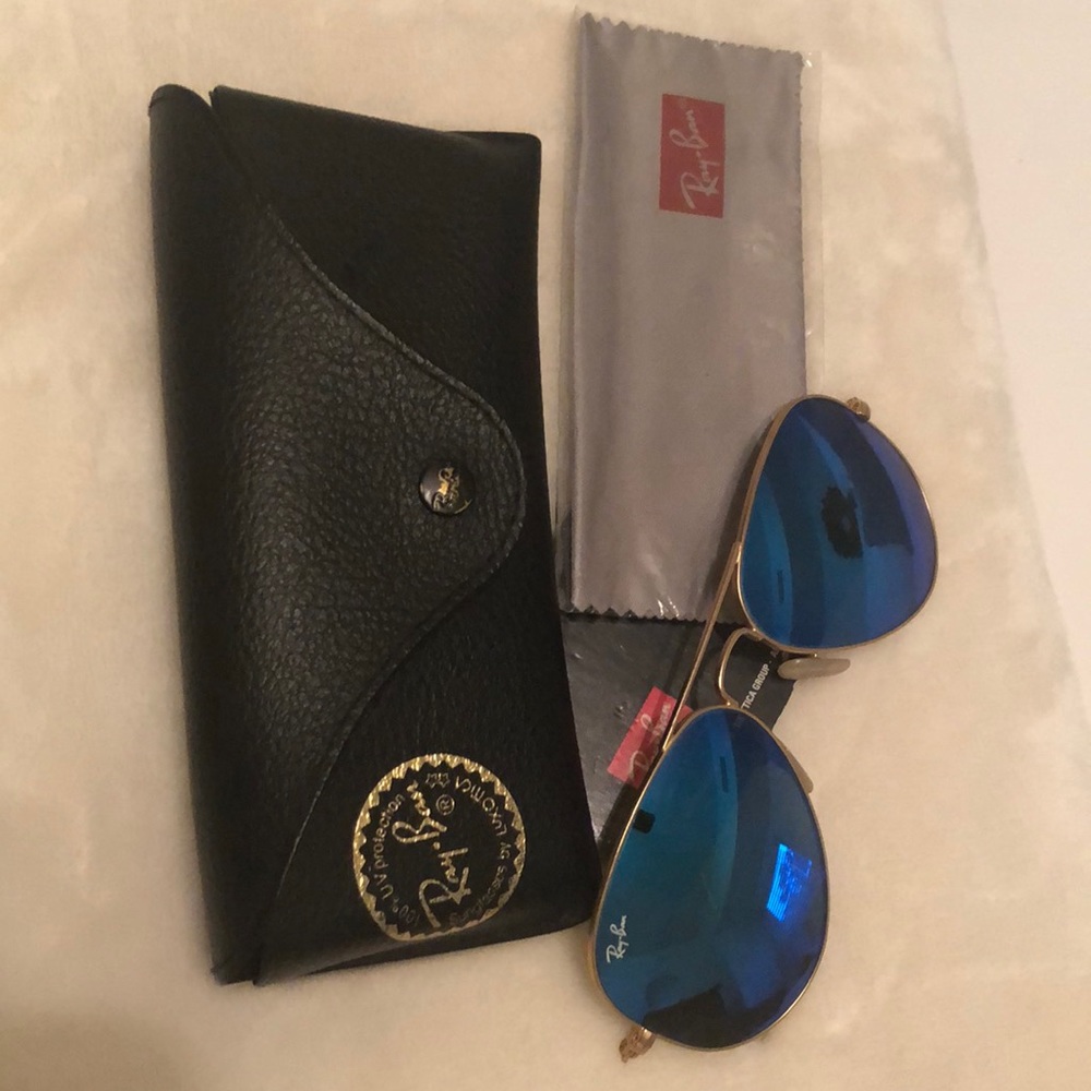 Ray-Ban women’s mirrored aviator sunglasses